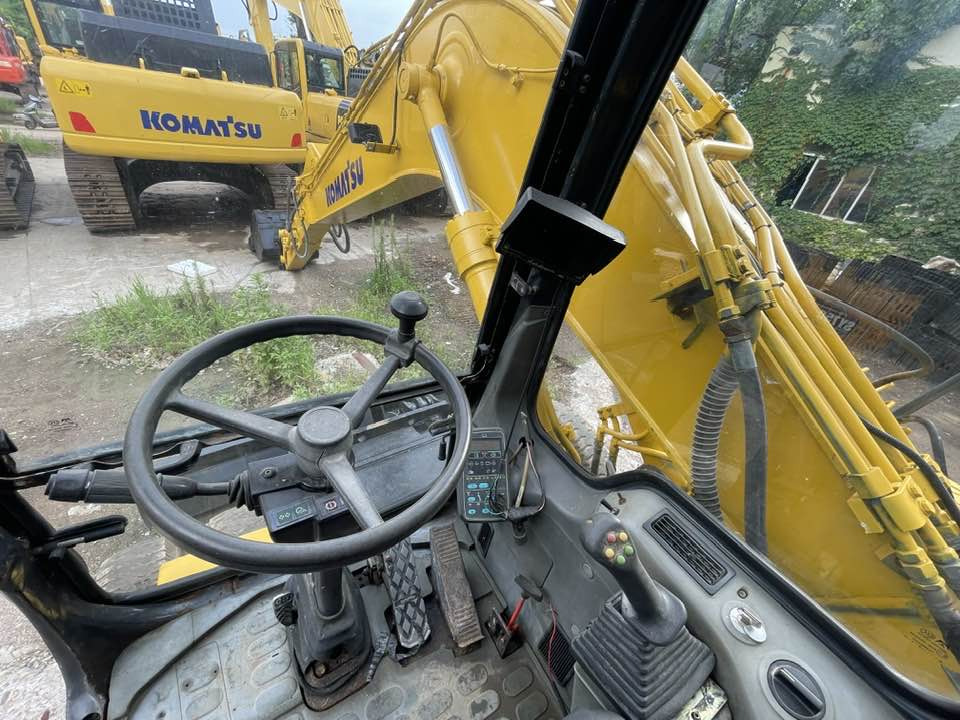 Komatsu PC160LC - Mobilbagger: das Bild 2 Komatsu PC160LC - Mobilbagger: das Bild 2