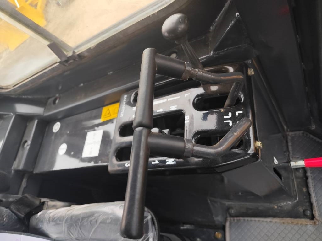 Bulldozer Shantui SD32: das Bild 13