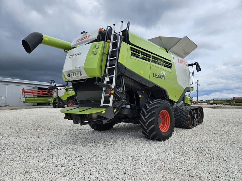 Claas Lexion 770 TT / VARIO 12M - Mähdrescher: das Bild 3 Claas Lexion 770 TT / VARIO 12M - Mähdrescher: das Bild 3