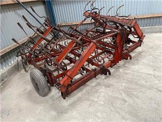 Fraugde FUTURA 4,5 M - Grubber: das Bild 1 Fraugde FUTURA 4,5 M - Grubber: das Bild 1