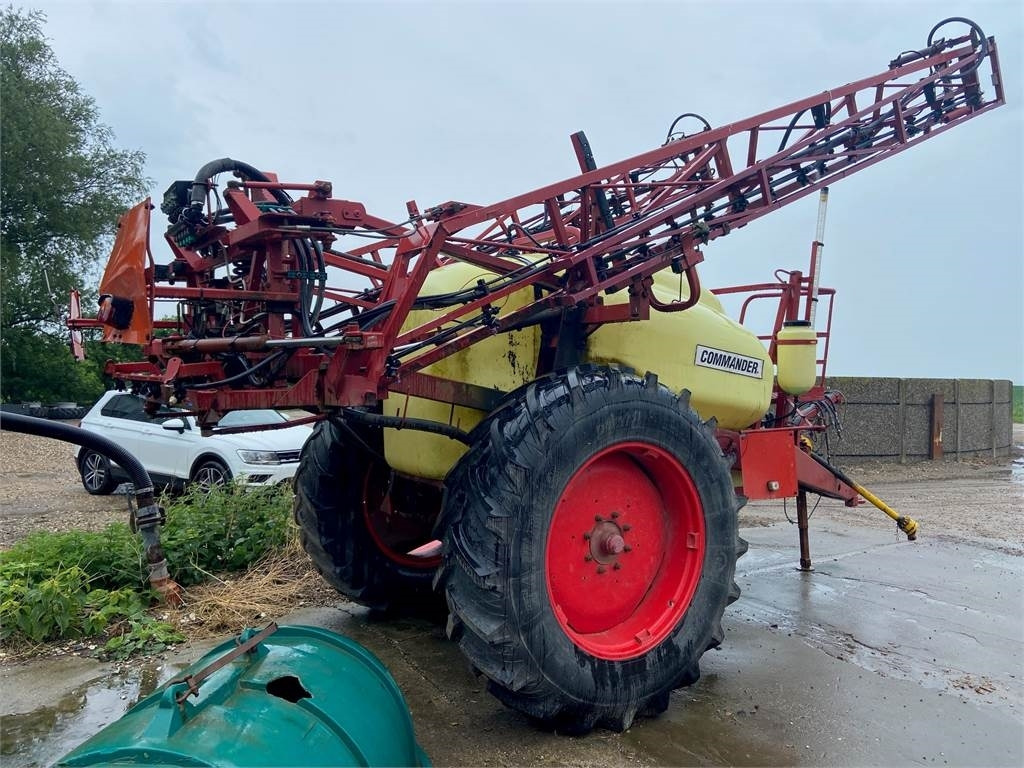 Hardi COMANDER 2800 L 24 M - Anhängespritze: das Bild 3 Hardi COMANDER 2800 L 24 M - Anhängespritze: das Bild 3