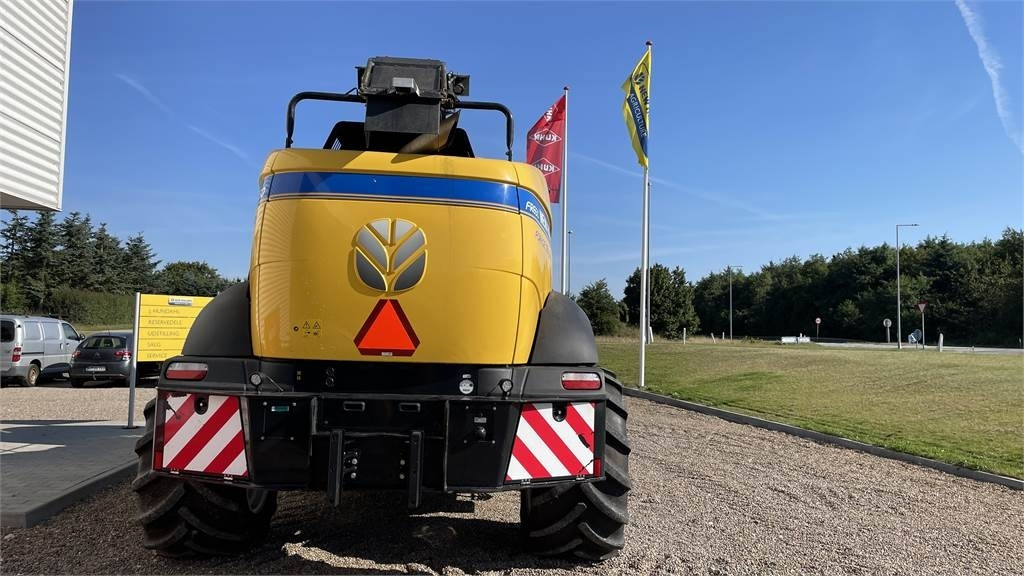 New Holland FR650 T4B - Feldhäcksler: das Bild 3 New Holland FR650 T4B - Feldhäcksler: das Bild 3