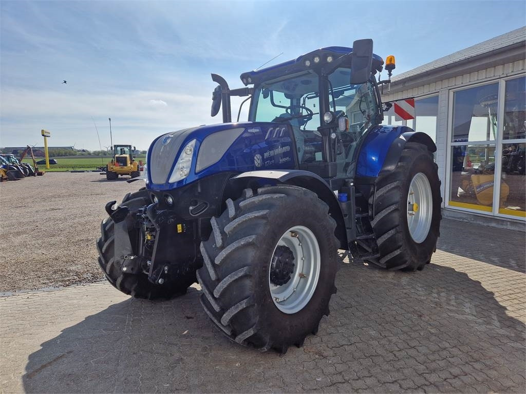 New Holland T7.270AC STAGE V - Traktor: das Bild 2 New Holland T7.270AC STAGE V - Traktor: das Bild 2