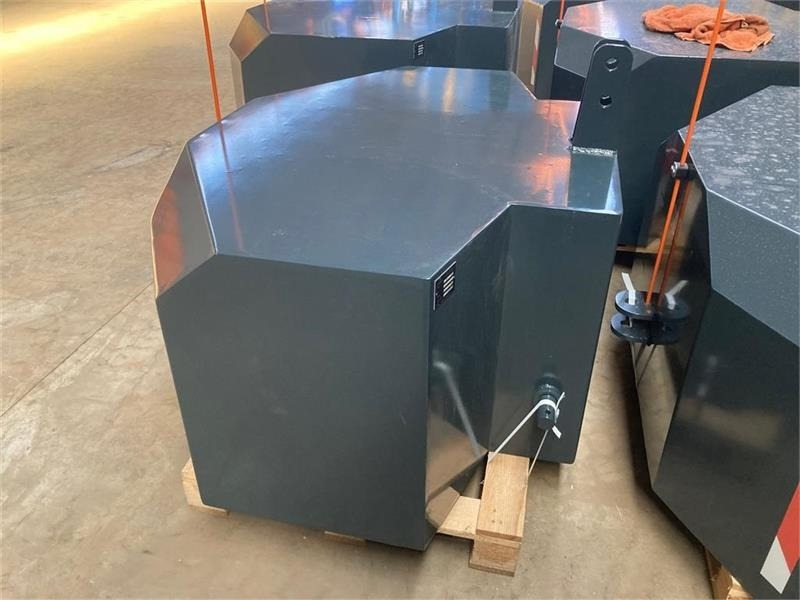 - - - 1800 KG - Gegengewicht: das Bild 2 - - - 1800 KG - Gegengewicht: das Bild 2