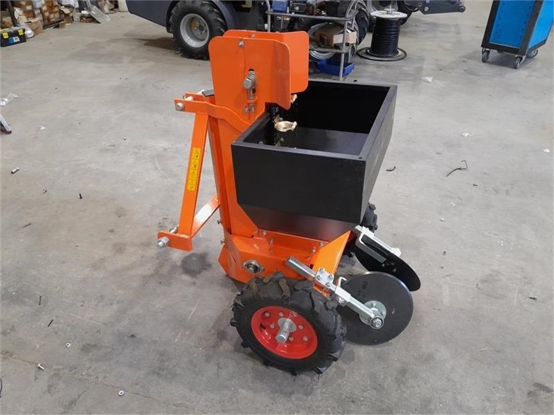 - - - Boxer AGRI - Kartoffellegemaschine: das Bild 1 - - - Boxer AGRI - Kartoffellegemaschine: das Bild 1