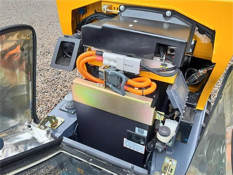 Eurotrac W11 ELEKTRISK - Hoflader: das Bild 4 Eurotrac W11 ELEKTRISK - Hoflader: das Bild 4