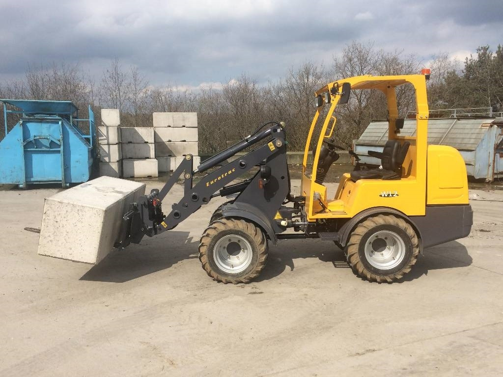 Eurotrac W12 - Hoflader: das Bild 5 Eurotrac W12 - Hoflader: das Bild 5