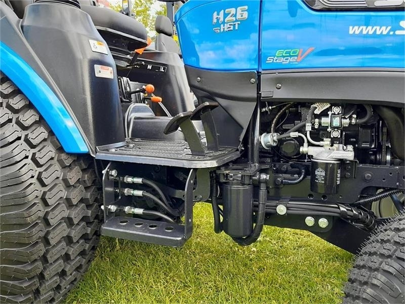 Kommunaltraktor Solis 26 hst frontlift: das Bild 10