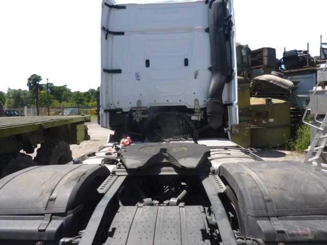 MERCEDES 963-4-A - Sattelzugmaschine: das Bild 5 MERCEDES 963-4-A - Sattelzugmaschine: das Bild 5