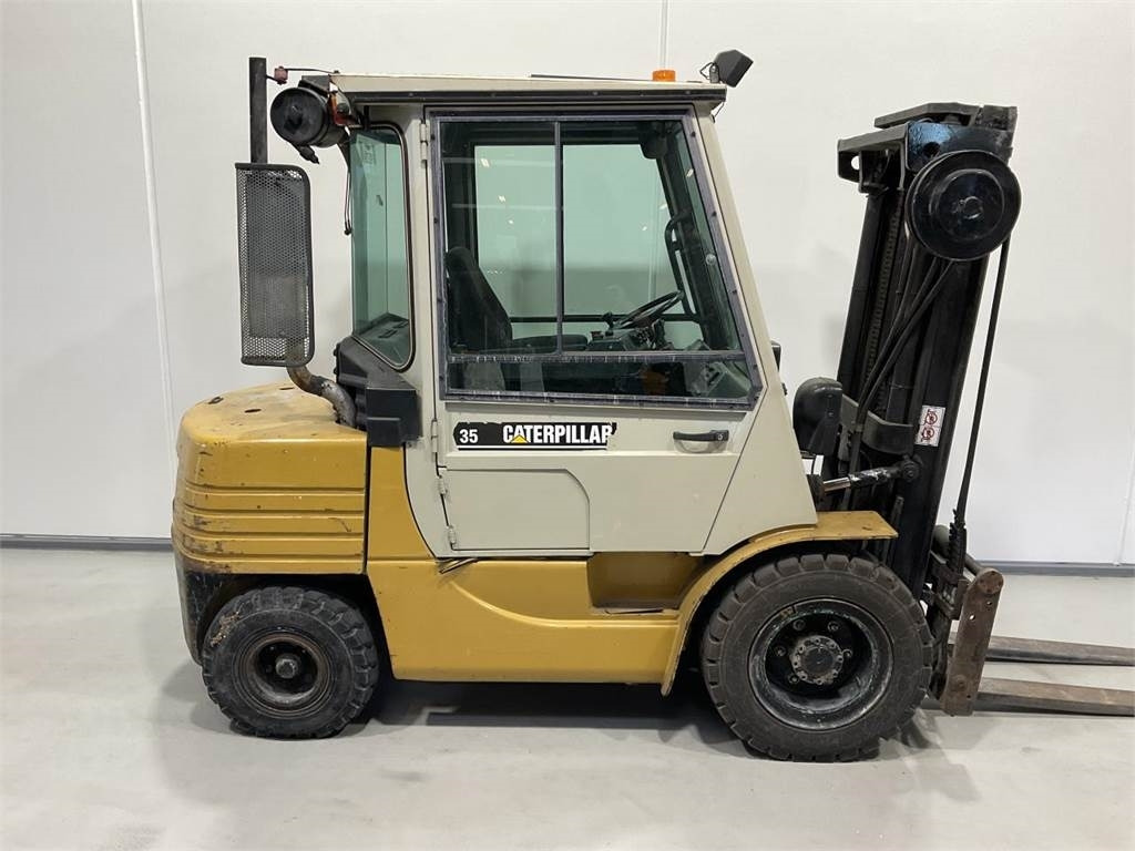 CAT DP35A - Dieselstapler: das Bild 1 CAT DP35A - Dieselstapler: das Bild 1