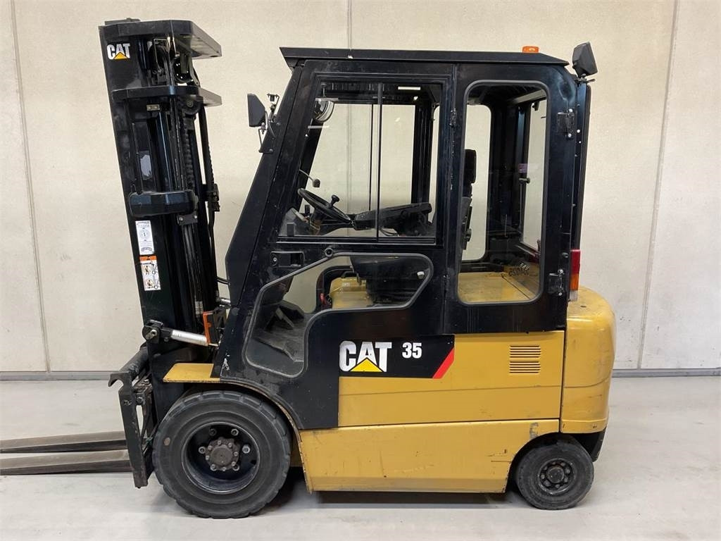 CAT EP35K-PAC - Elektrostapler: das Bild 3 CAT EP35K-PAC - Elektrostapler: das Bild 3