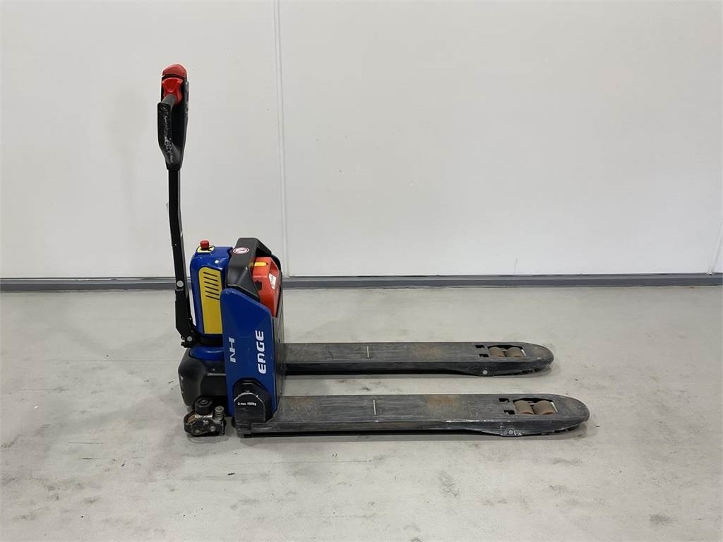 NH SKP1500E - Niederhubwagen: das Bild 1 NH SKP1500E - Niederhubwagen: das Bild 1