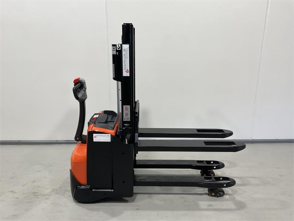 Toyota SWE200D - Hochhubwagen: das Bild 1 Toyota SWE200D - Hochhubwagen: das Bild 1