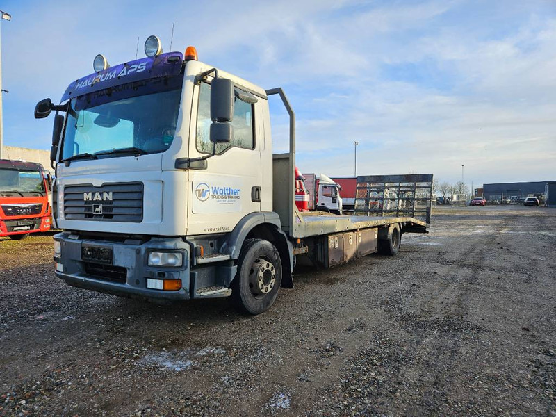 MAN TGM 15.280 // Machinetransport // Autotransporter - Abschleppwagen: das Bild 3 MAN TGM 15.280 // Machinetransport // Autotransporter - Abschleppwagen: das Bild 3