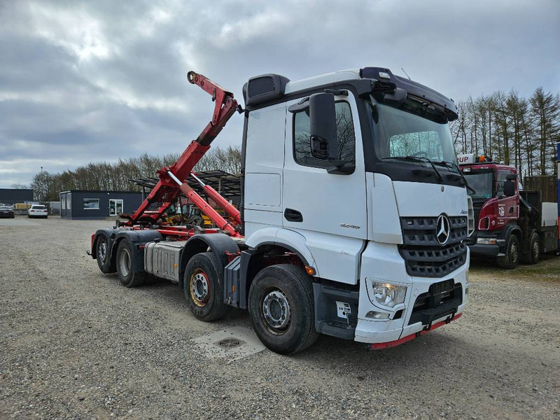 Mercedes-Benz Arocs 3246 L 8x2/4 //Kroghejs / Hook / Hagen// - Abrollkipper: das Bild 1 Mercedes-Benz Arocs 3246 L 8x2/4 //Kroghejs / Hook / Hagen// - Abrollkipper: das Bild 1