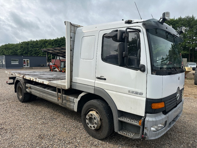 Mercedes-Benz Atego 1228 4x2 - Pritsche LKW: das Bild 2 Mercedes-Benz Atego 1228 4x2 - Pritsche LKW: das Bild 2