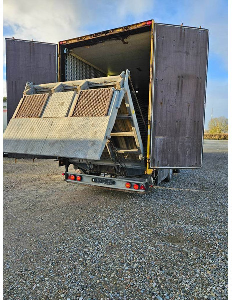 Montracon Racing// machinetrailer // Living area - Tieflader Auflieger: das Bild 2 Montracon Racing// machinetrailer // Living area - Tieflader Auflieger: das Bild 2