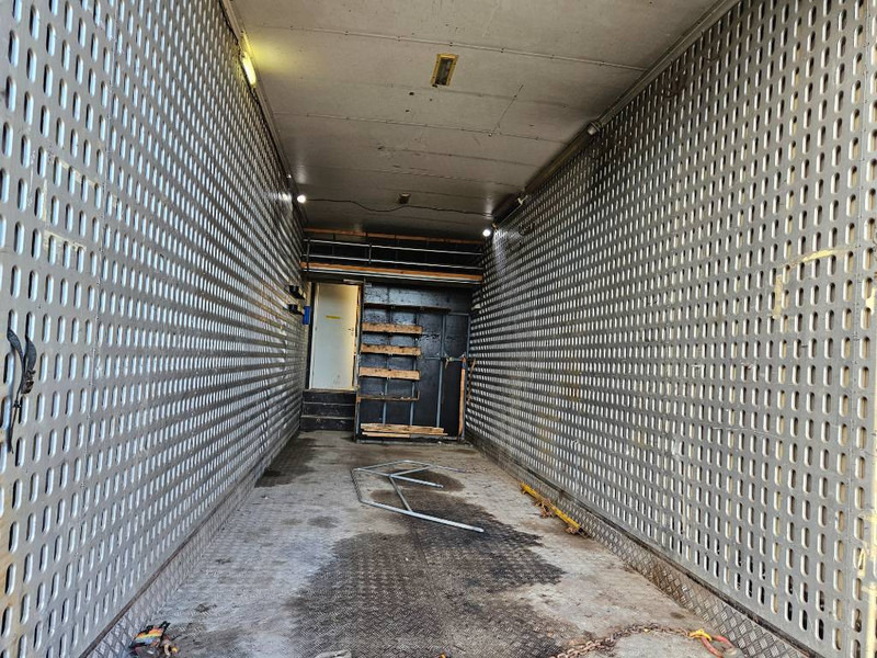 Montracon Racing// machinetrailer // Living area - Tieflader Auflieger: das Bild 5 Montracon Racing// machinetrailer // Living area - Tieflader Auflieger: das Bild 5