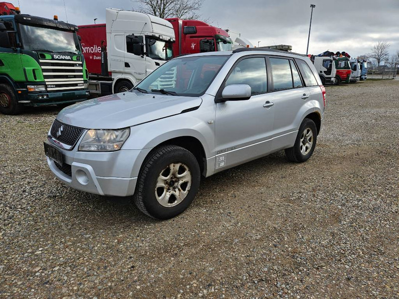 Suzuki Grand Vitara 2,0 GLX aut. Van 5d - Koffer Transporter: das Bild 1 Suzuki Grand Vitara 2,0 GLX aut. Van 5d - Koffer Transporter: das Bild 1