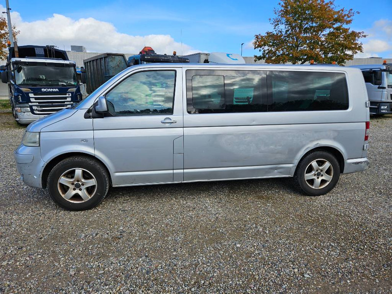Volkswagen Caravelle 2,5 TDi 130 lang 10prs 5d - Kleinbus, Personentransporter: das Bild 2 Volkswagen Caravelle 2,5 TDi 130 lang 10prs 5d - Kleinbus, Personentransporter: das Bild 2