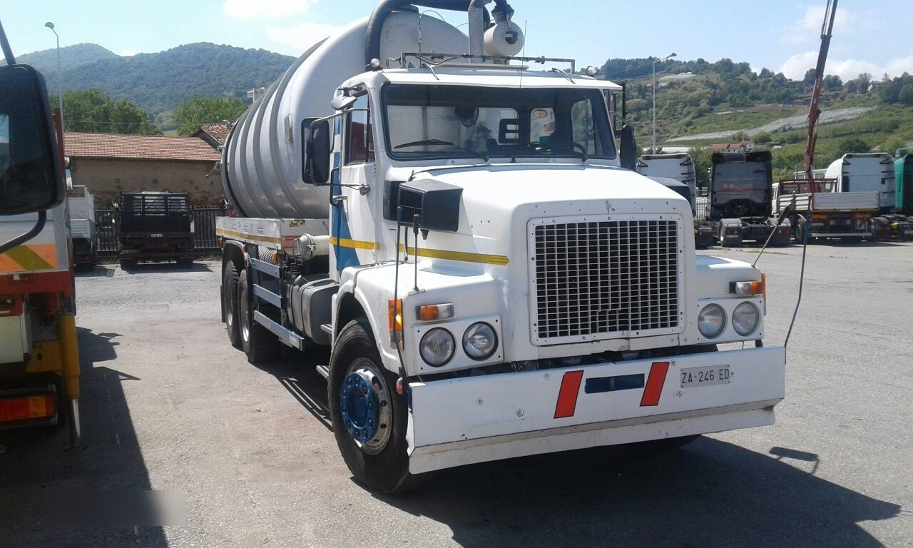 Volvo N.12 - Saug-/ Spülfahrzeug: das Bild 1 Volvo N.12 - Saug-/ Spülfahrzeug: das Bild 1