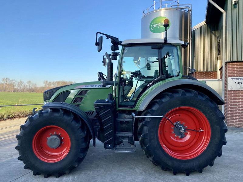 Fendt 718 SCR Profi - Traktor: das Bild 2 Fendt 718 SCR Profi - Traktor: das Bild 2