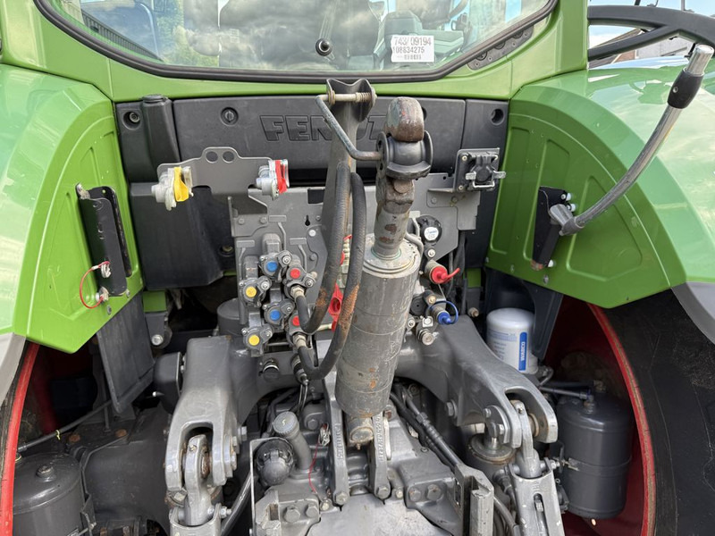 Traktor Fendt 724 S4 Profiplus: das Bild 12