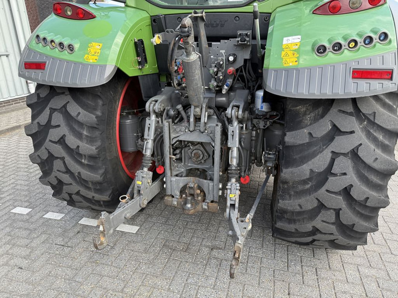Traktor Fendt 724 S4 Profiplus: das Bild 11