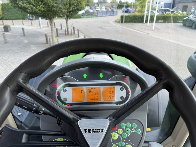Traktor Fendt 724 S4 Profiplus: das Bild 14