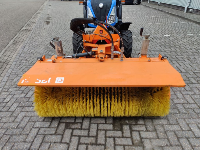 Nesbo HF1600S Veegmachine - Kehrbesen für Kommunal-/ Sonderfahrzeug: das Bild 5 Nesbo HF1600S Veegmachine - Kehrbesen für Kommunal-/ Sonderfahrzeug: das Bild 5