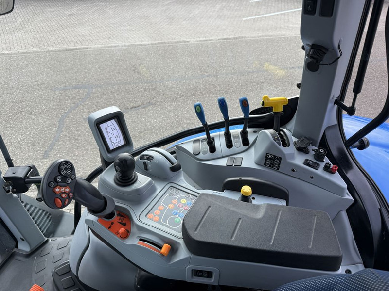 Traktor New Holland T6.180 DYN Stage V: das Bild 6 Traktor New Holland T6.180 DYN Stage V: das Bild 6