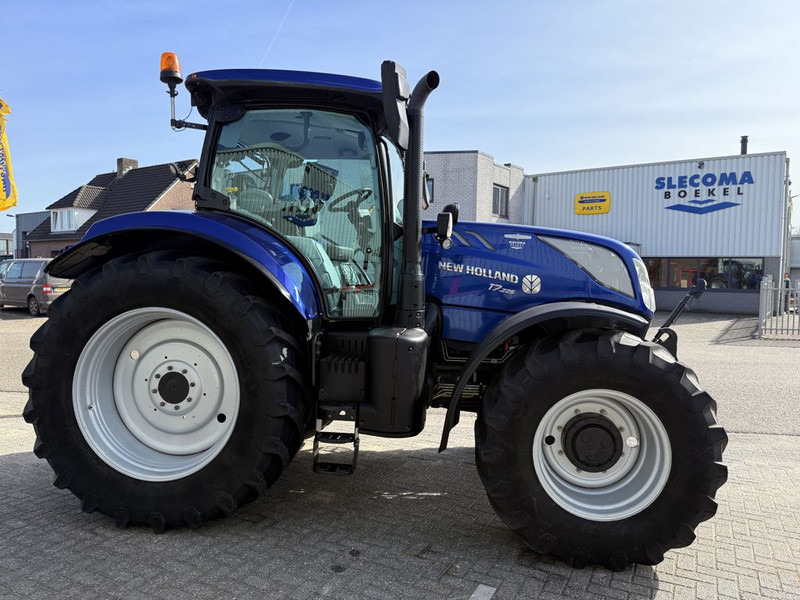 New Holland T7.225 AC Stage V Blue Power - Traktor: das Bild 2 New Holland T7.225 AC Stage V Blue Power - Traktor: das Bild 2