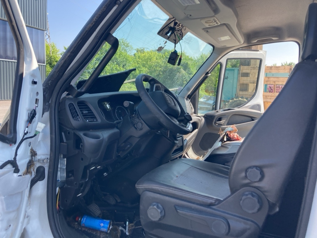 IVECO DAILY FOURGON 50C18 - LKW mit Arbeitsbühne: das Bild 4 IVECO DAILY FOURGON 50C18 - LKW mit Arbeitsbühne: das Bild 4