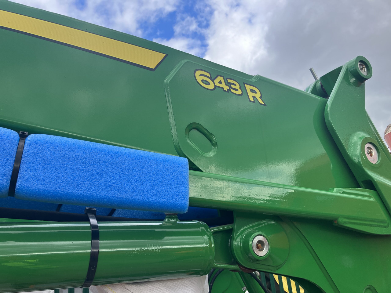 John Deere 643R Loader and Brackets - Anbauteil: das Bild 3 John Deere 643R Loader and Brackets - Anbauteil: das Bild 3