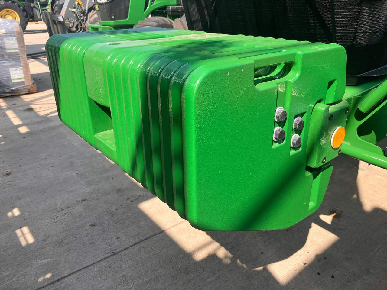 John Deere 8RX Starter & Suitcase Weights - Anbauteil: das Bild 2 John Deere 8RX Starter & Suitcase Weights - Anbauteil: das Bild 2