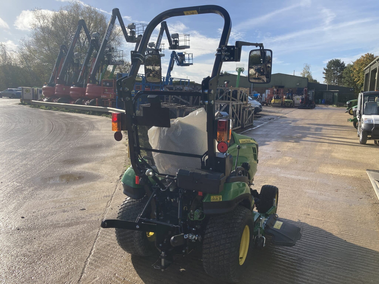 John Deere 1026R compact tractor - Kleintraktor: das Bild 5 John Deere 1026R compact tractor - Kleintraktor: das Bild 5