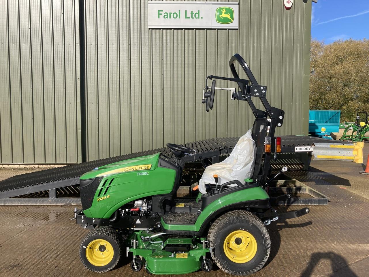 John Deere 1026R compact tractor - Kleintraktor: das Bild 2 John Deere 1026R compact tractor - Kleintraktor: das Bild 2