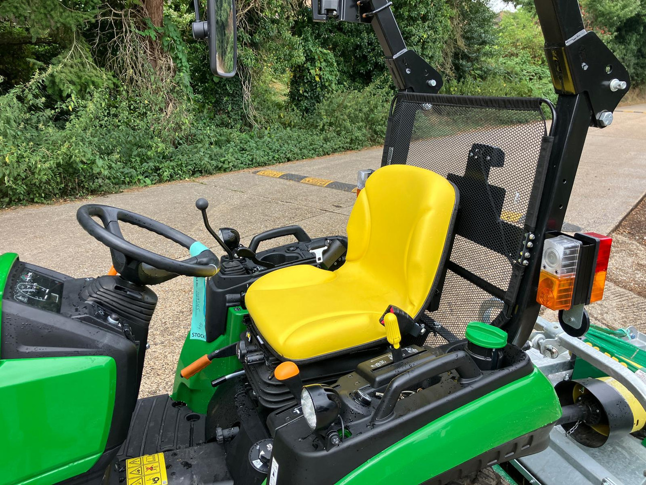 John Deere 2026R compact tractor - Kleintraktor: das Bild 4 John Deere 2026R compact tractor - Kleintraktor: das Bild 4