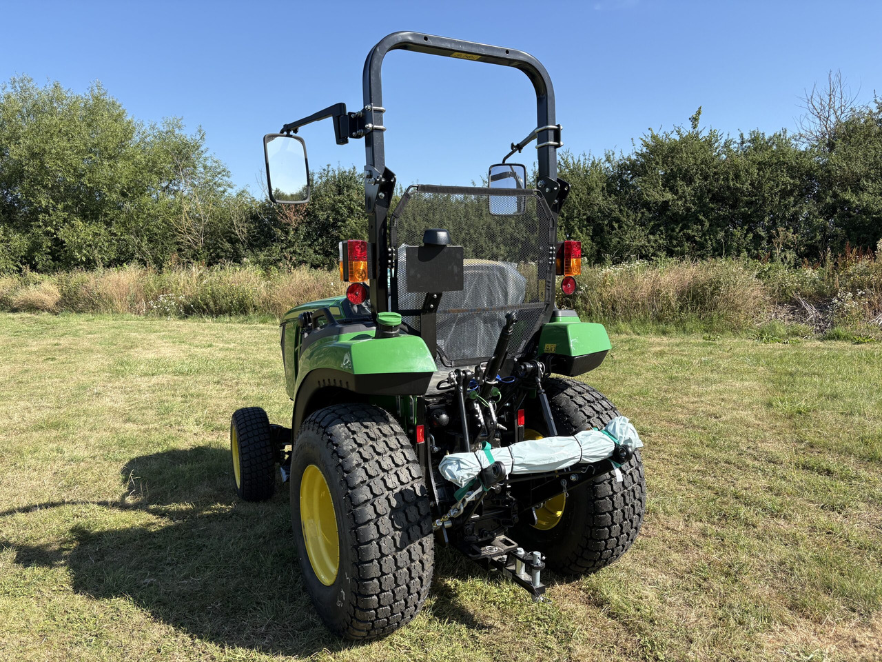 John Deere 2032R Compact Tractor - Kleintraktor: das Bild 3 John Deere 2032R Compact Tractor - Kleintraktor: das Bild 3