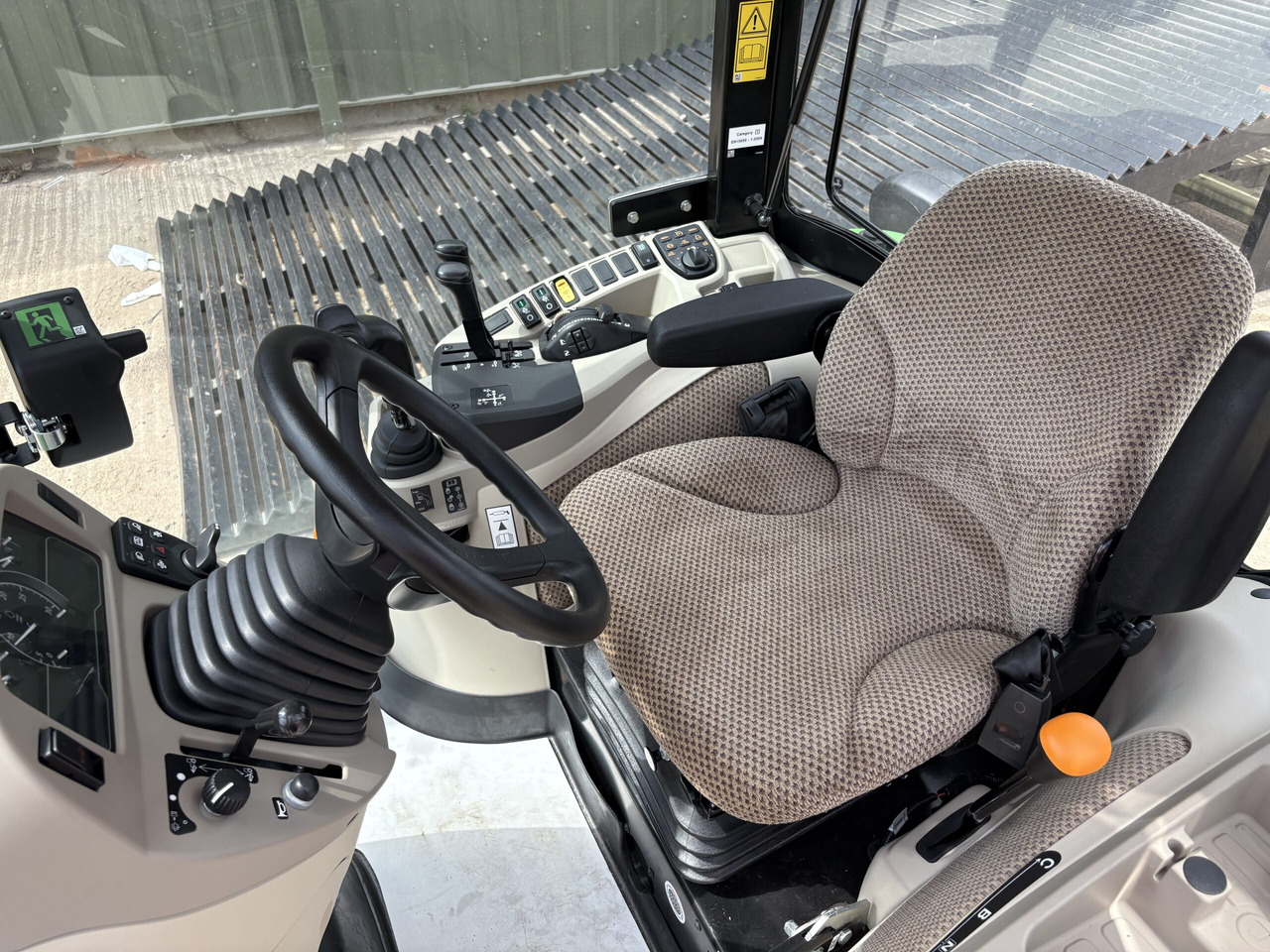 John Deere 4066R Compact Tractor - Kleintraktor: das Bild 4 John Deere 4066R Compact Tractor - Kleintraktor: das Bild 4