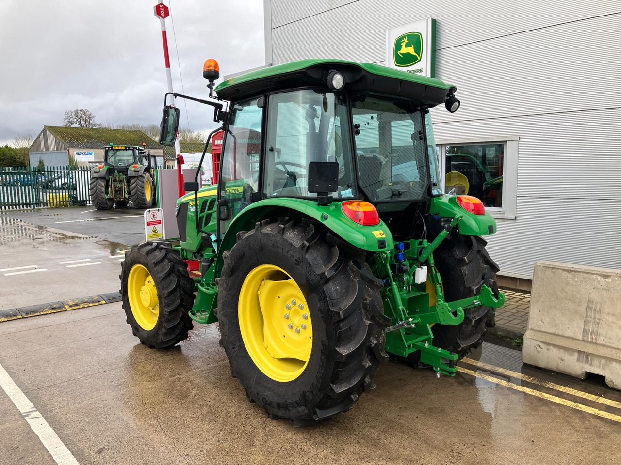 John Deere 5075E - Traktor: das Bild 3 John Deere 5075E - Traktor: das Bild 3