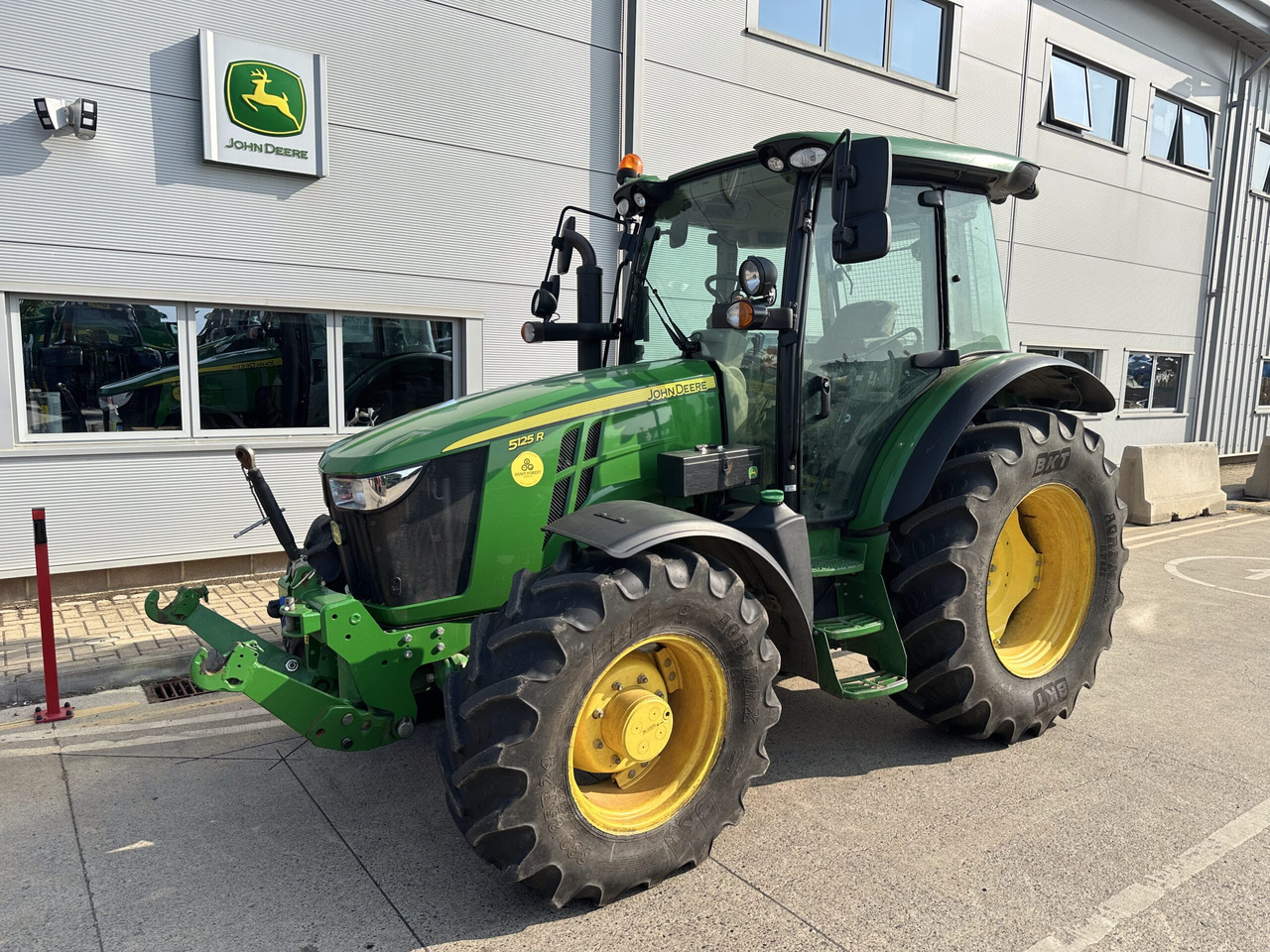 John Deere 5125R - Traktor: das Bild 1 John Deere 5125R - Traktor: das Bild 1