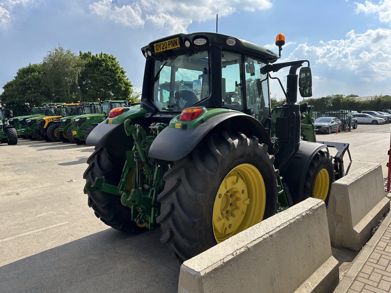 John Deere 6120M - Traktor: das Bild 5 John Deere 6120M - Traktor: das Bild 5