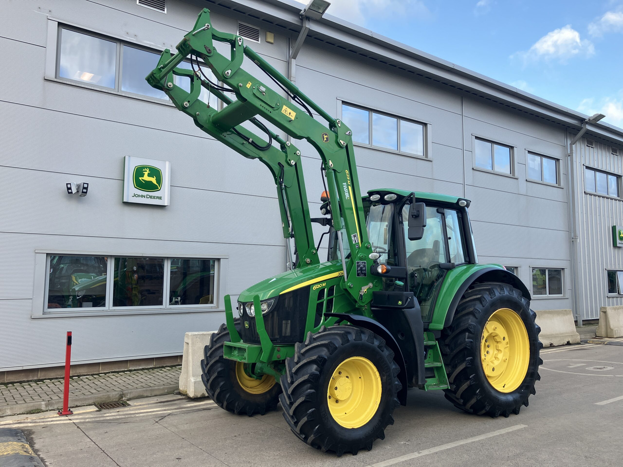 John Deere 6120M - Traktor: das Bild 1 John Deere 6120M - Traktor: das Bild 1