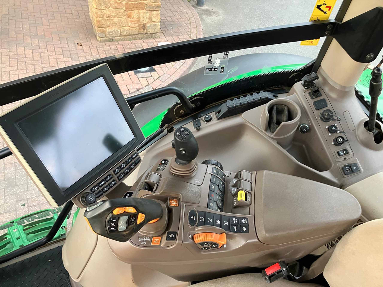 Traktor John Deere 6155R: das Bild 16