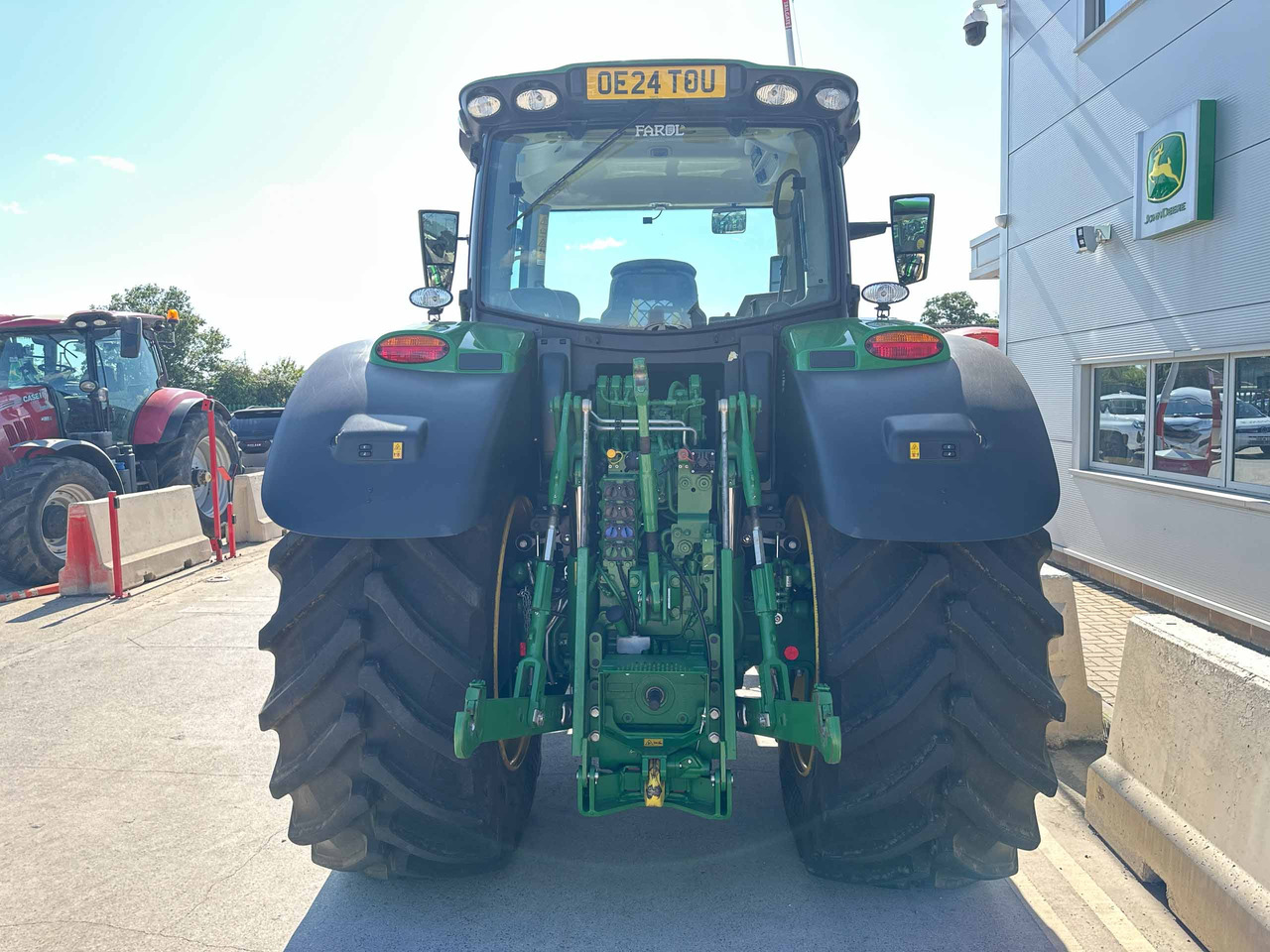 John Deere 6R 215 - Traktor: das Bild 4 John Deere 6R 215 - Traktor: das Bild 4