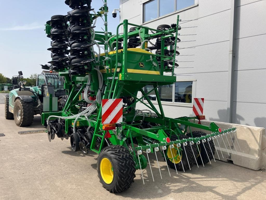 John Deere 750A - Sämaschine: das Bild 3 John Deere 750A - Sämaschine: das Bild 3
