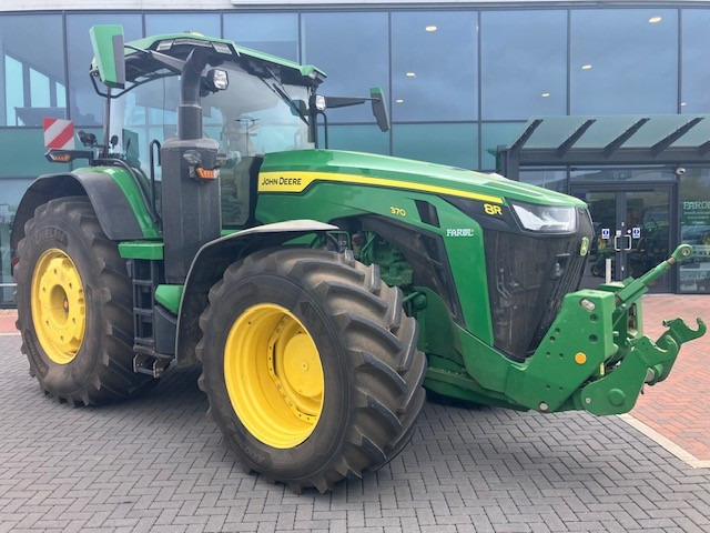 John Deere 8R 370 - Traktor: das Bild 3 John Deere 8R 370 - Traktor: das Bild 3