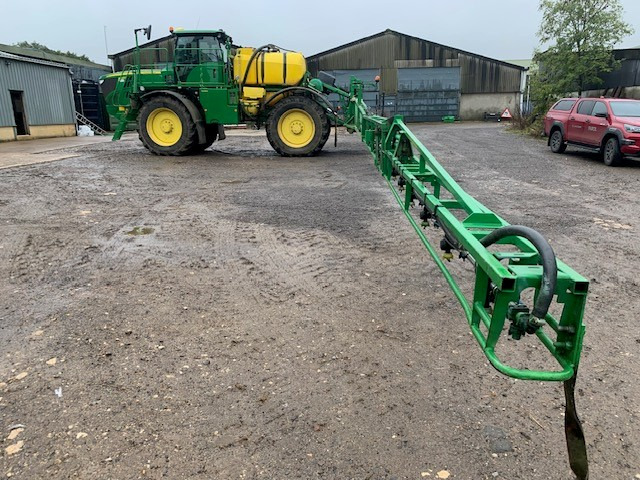John Deere R4040i - Pflanzenschutzspritze: das Bild 1 John Deere R4040i - Pflanzenschutzspritze: das Bild 1