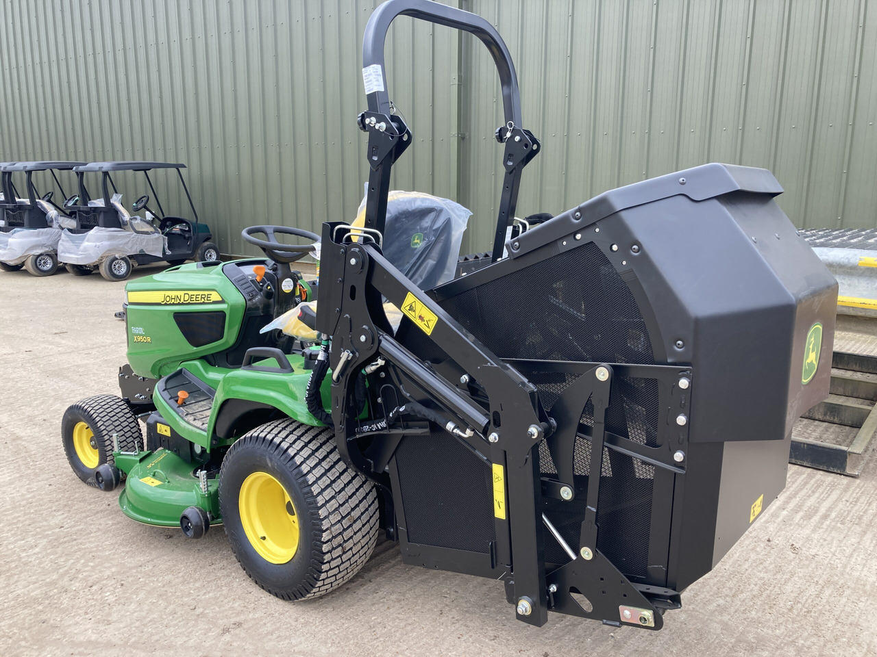 John Deere X950R ride on cut and collect mower - Rasenmäher: das Bild 3 John Deere X950R ride on cut and collect mower - Rasenmäher: das Bild 3